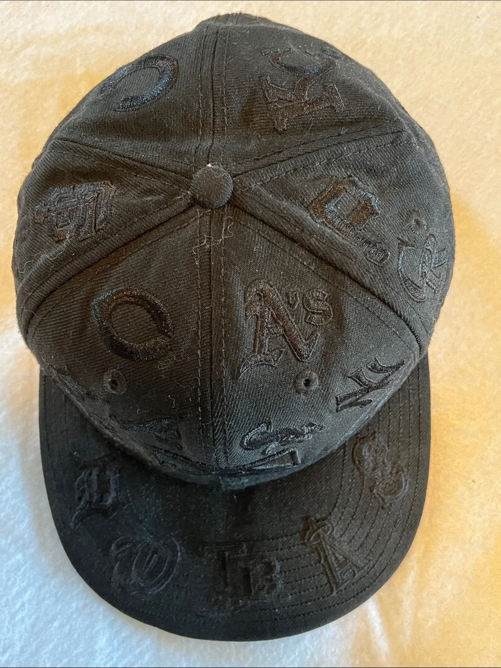 New Era Black Embroidered MLB Logo Snapback Hat
